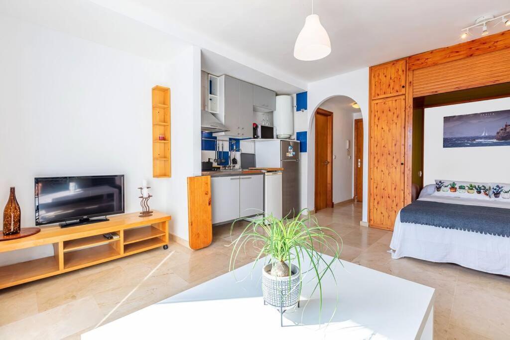 En La Calle Principal Con Solarium. Appartement Tarifa